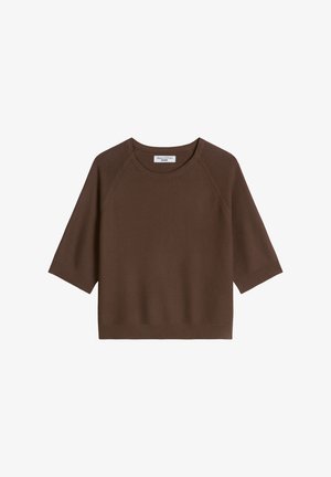 Pull marron à manches courtes en maille, col rond et poignets côtelés, étiqueté Marc O’Polo Denim, posé à plat sur fond blanc.