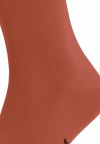 FALKE TIAGO - Socken - cayenne