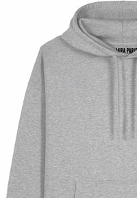 Felpa grigia con tasca a marsupio, morbida al tatto e cappuccio regolabile con coulisse. Presenta l'etichetta "MIRA PARIS" all'interno del colletto.