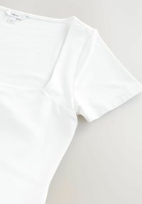 REGULAR FIT - SOFT TOUCH SQUARE NECK SHORT SLEEVE  - Tricou basic - white