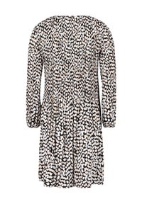 Schwarz- und cremefarbenes Kleid mit langen Ärmeln, das ein abstraktes Muster und geraffte Details an der Taille aufweist; glatte Stofftextur.