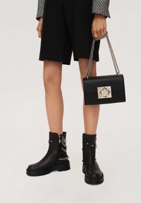 Kazar Kuvertväska - black