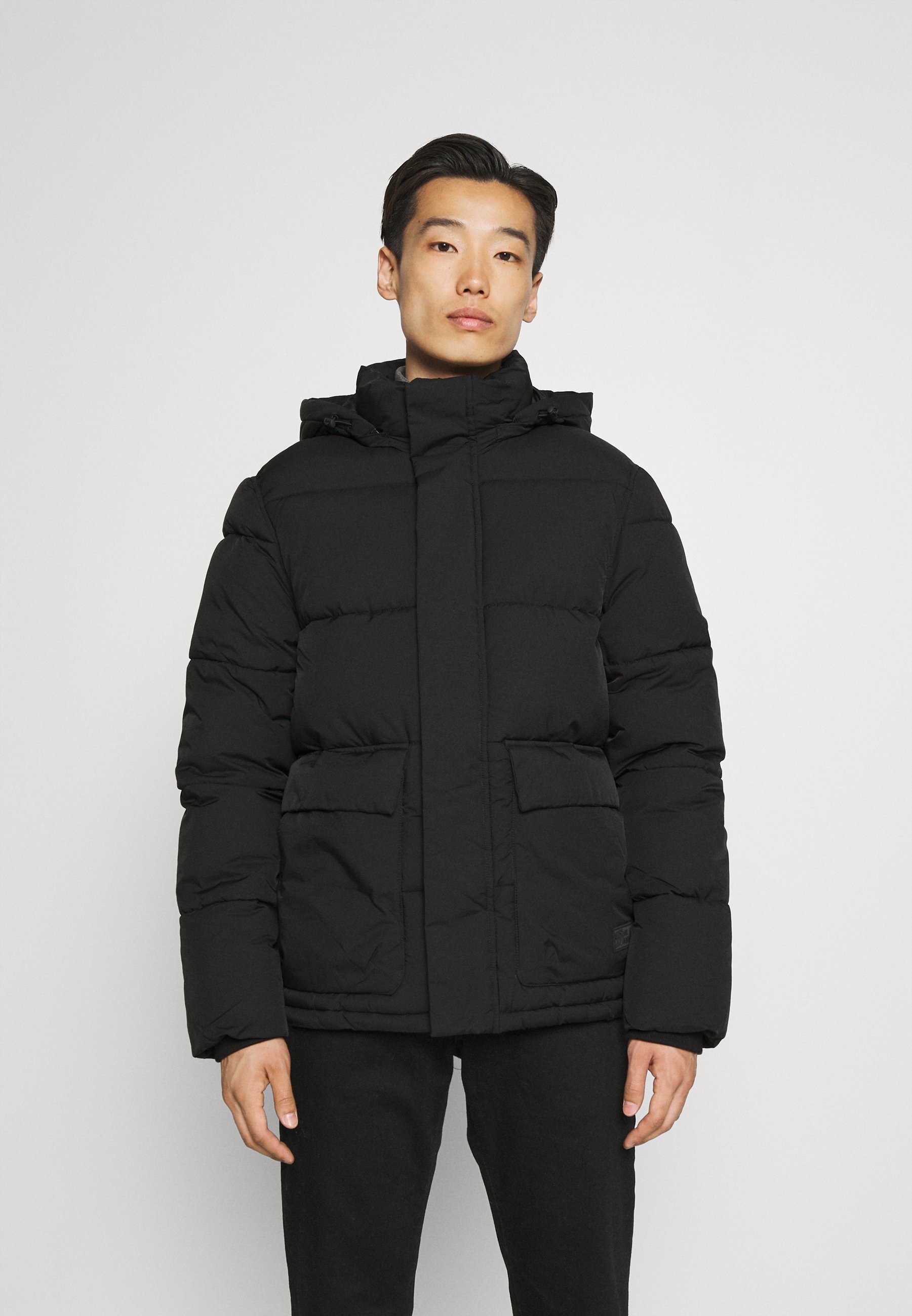 washing a puffer jacket