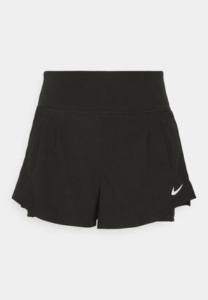 Juodi sportiniai šortai su plačiu juosmens diržu, klostuotais detalėmis, išlinkusia apačia ir baltu Nike logotipu apatiniame dešiniajame šone.