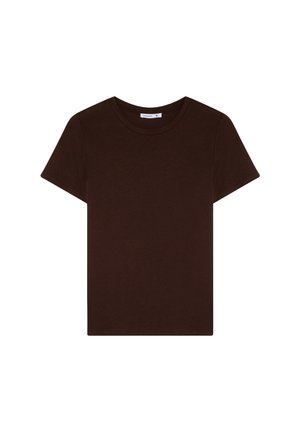 T-shirt in cotone marrone con collo rotondo, maniche corte e un design semplice. Il tessuto appare liscio, senza pattern o accenti visibili.