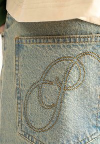 Thumbnail Image 6