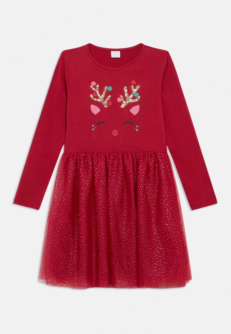 Rdeča obleka z dolgimi rokavi, ki prikazuje obraz severnega jelena z rogovji, rožnatimi ušesi in zlato svetlečimi detajli. Krilo iz tila s zlatim pikastim vzorcem.