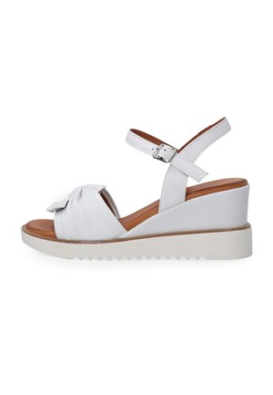 Platform sandals - white
