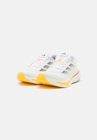 adidas Performance SUPERNOVA RISE - Bėgimo batai plentui - footwear white/iron metallic/spark