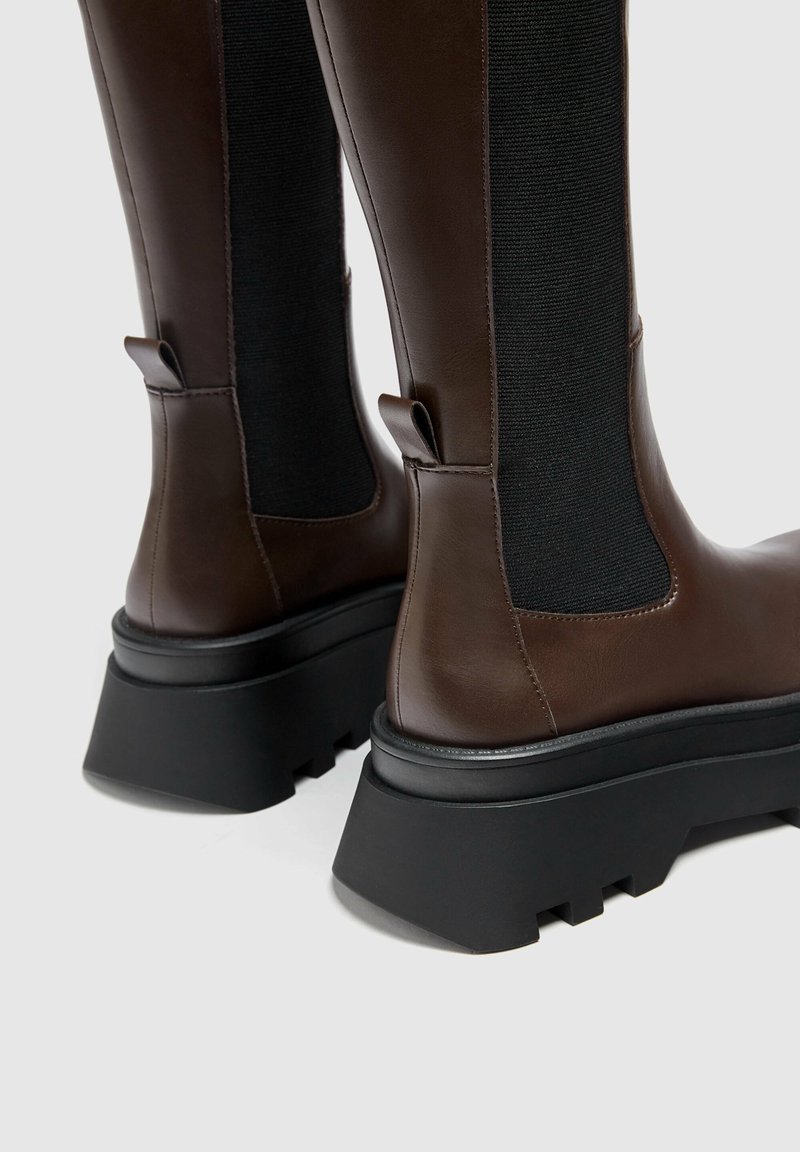 Damen Klassische Stiefel | PULL&BEAR Plateaustiefel brown/braun - PD30801 Damen Klassische Stiefel | PULL&BEAR Plateaustiefel brown/braun - PD30801