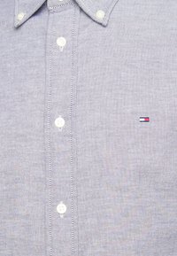 Tommy Hilfiger CORE FLEX OXFORD - Camicia - desert sky