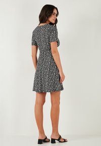 LELA REGULAR FIT - Vapaa-ajan mekko - black