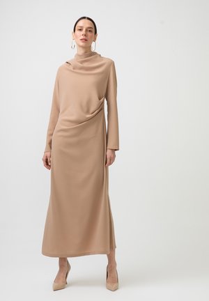 Touché Privé SHIRRED CREP  - Dnevna obleka - beige