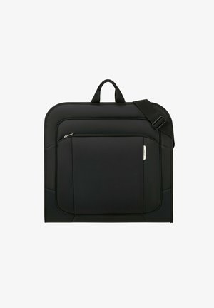 Schwarze Laptop-Tasche mit glatter Textur, zwei Henkeln, verstellbarem Schultergurt, einer vorderen Reißverschlusstasche und strukturierter Form. Mit einem dezenten Logo.