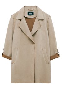 Manteau beige mi-long avec de larges revers, manches retroussées, poches latérales et une texture lisse.