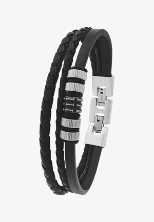 Mehrlagiges Armband für schwarze Männer mit geflochtenen und glatten Lederbändern, silbernen zylindrischen und rechteckigen Metallverschlüssen und Akzenten.