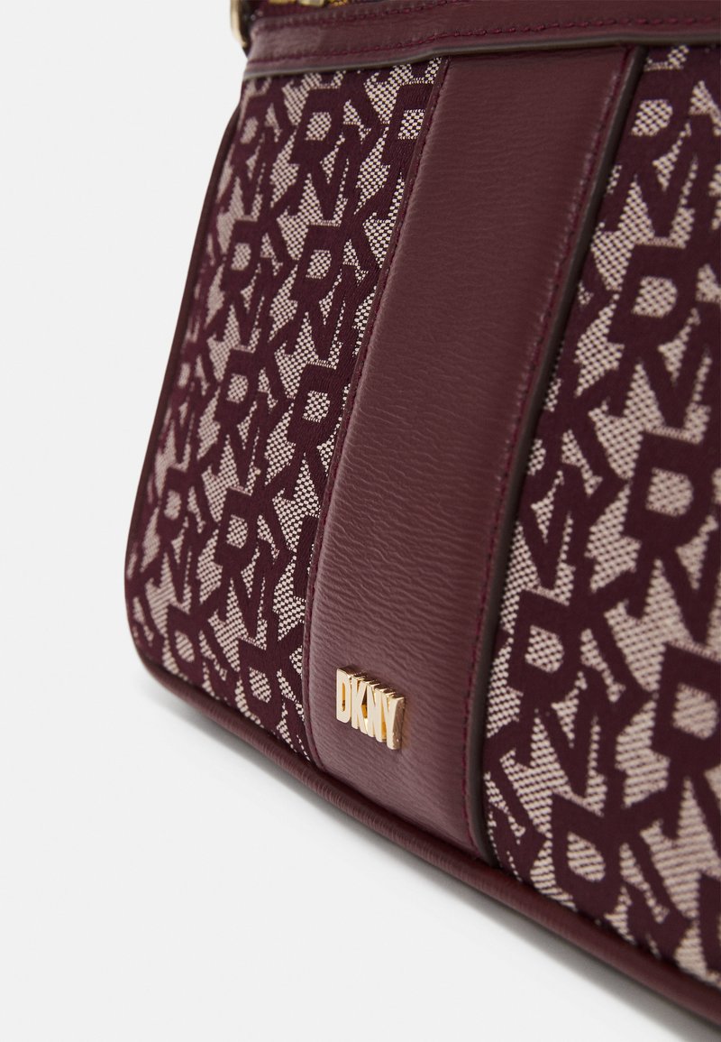 dkny cosmetic bag set