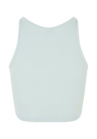 Svetlomodrý rebrovaný crop top s okrúhlym výstrihom a bezrukávovým dizajnom. Tkanina má mäkkú textúru a priliehajúci strih.