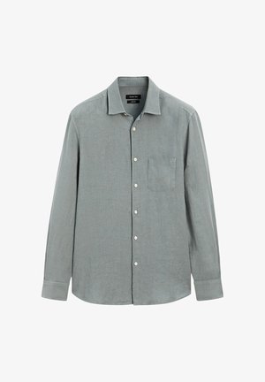 Lichtgrijs overhemd met lange mouwen en een kraag met knopen, een enkele borstzak en zeven knopen aan de voorkant, met een textuurstof.