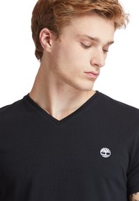 Timberland DUN-RIV V NECK - T-shirt basic - black