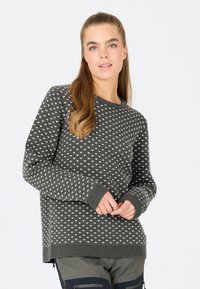 Grauer gestrickter Pullover mit weißem Herzmuster, Rundhalsausschnitt und gerippter Bündchen. Hat eine leicht lockere Passform und eine strukturierte Oberfläche.