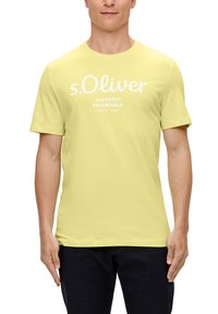 s.Oliver MIT FRONT - T-shirt print - helles zitrone