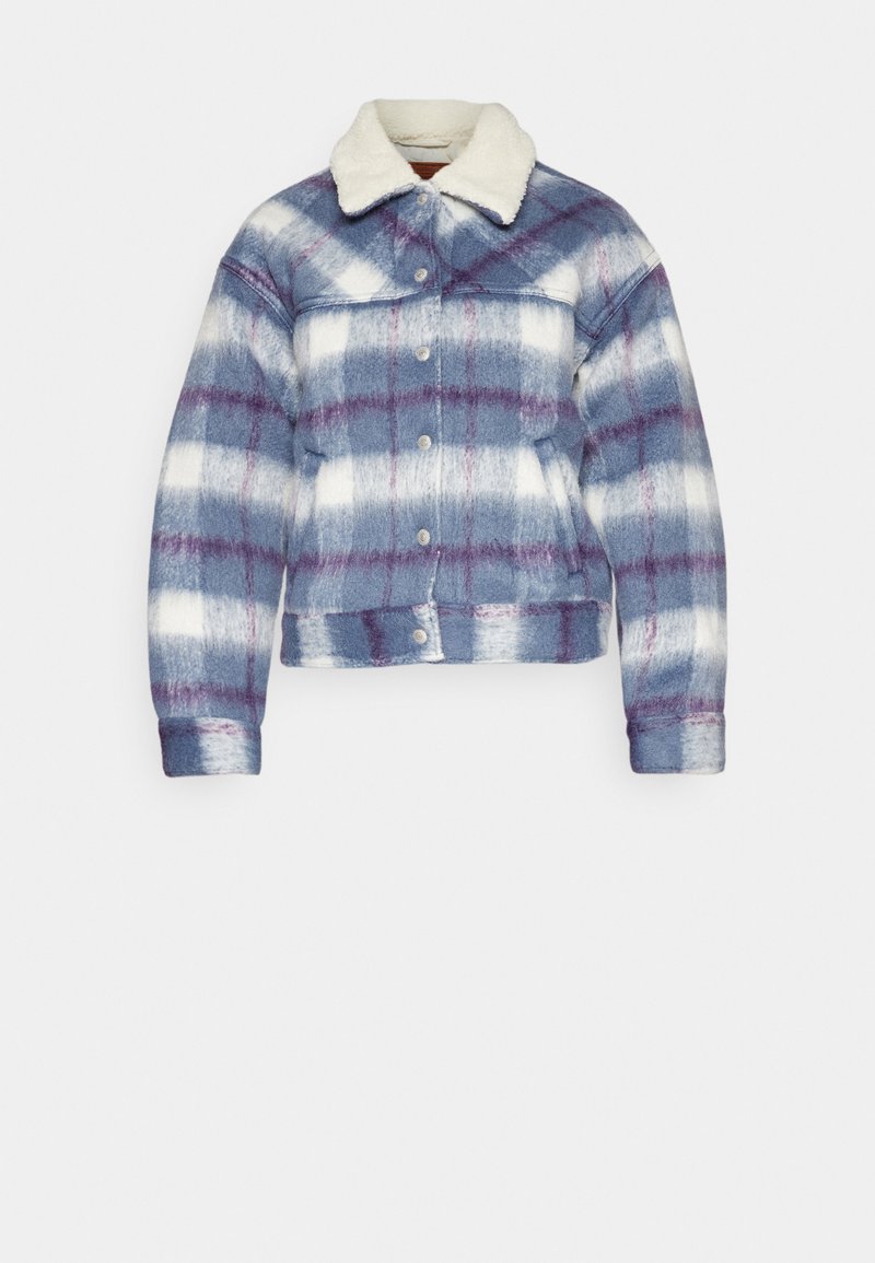 Veste en tartan dans des nuances de bleu, violet et blanc. Dotée d'un col en sherpa, de fermetures à bouton et d'un design court. Texture douce et coupe décontractée.