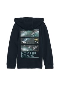 Zwarte hoodie met een ruimte-thema afbeelding op de achterkant, met planeten en kometen, en de tekst "HOP ON BOARD" in aqua letters.