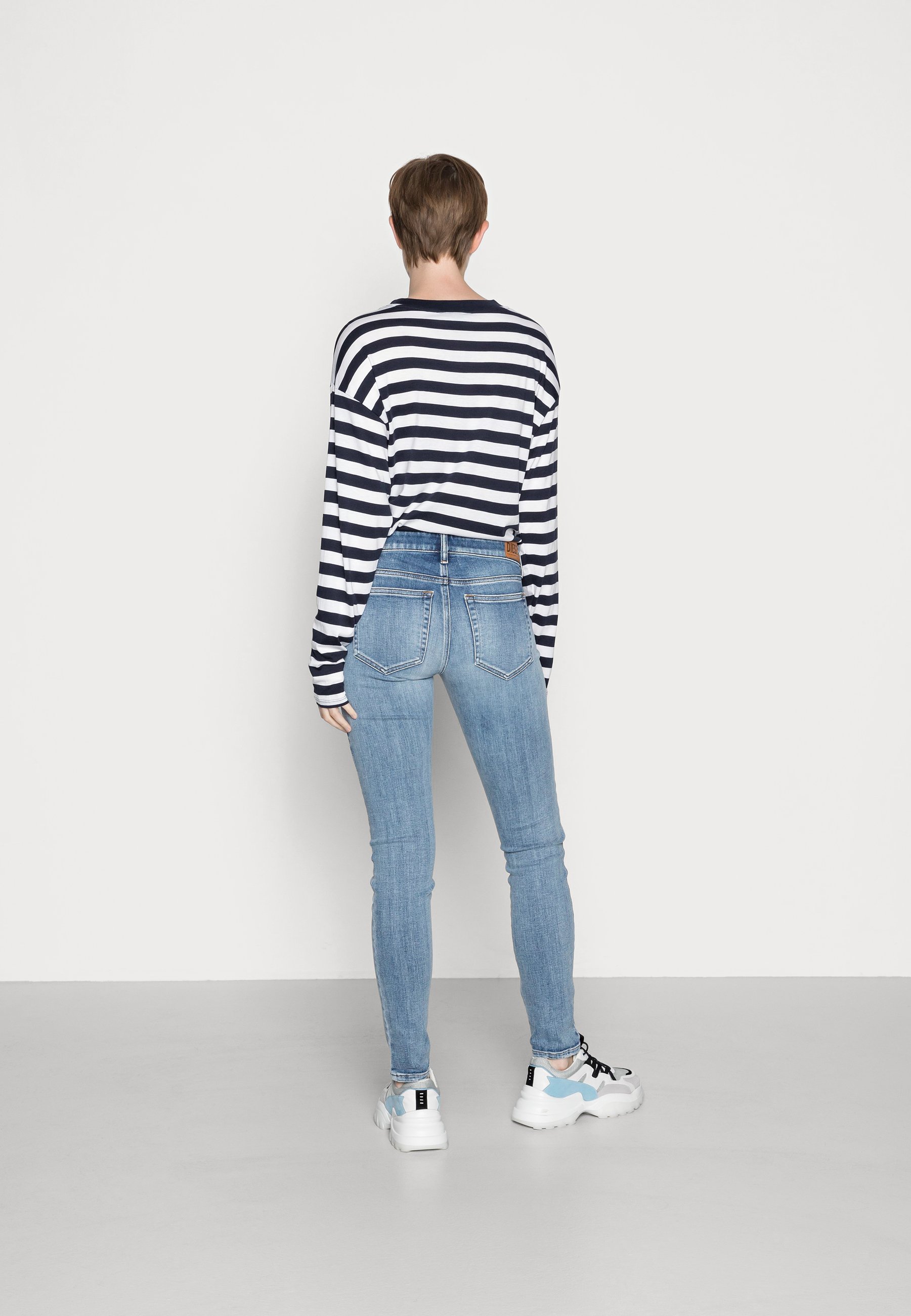 Diesel SLANDY LOW - Aptempti džinsai - medium blue/šviesiai mėlyno džinso -  Zalando.lt