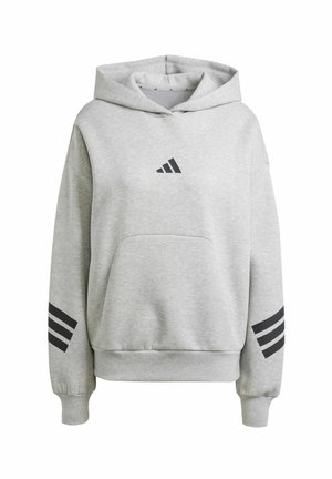 Grijze hoodie gemaakt van zachte stof. Heeft een voorste zak, zwarte drie-strepen accenten op de mouwen en een klein zwart logo op de borst.