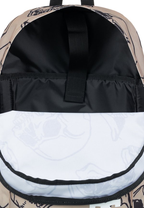 BACKSIDER SEASONAL MITTELGROSSER - Rucksack - xkcc crockery skully print3