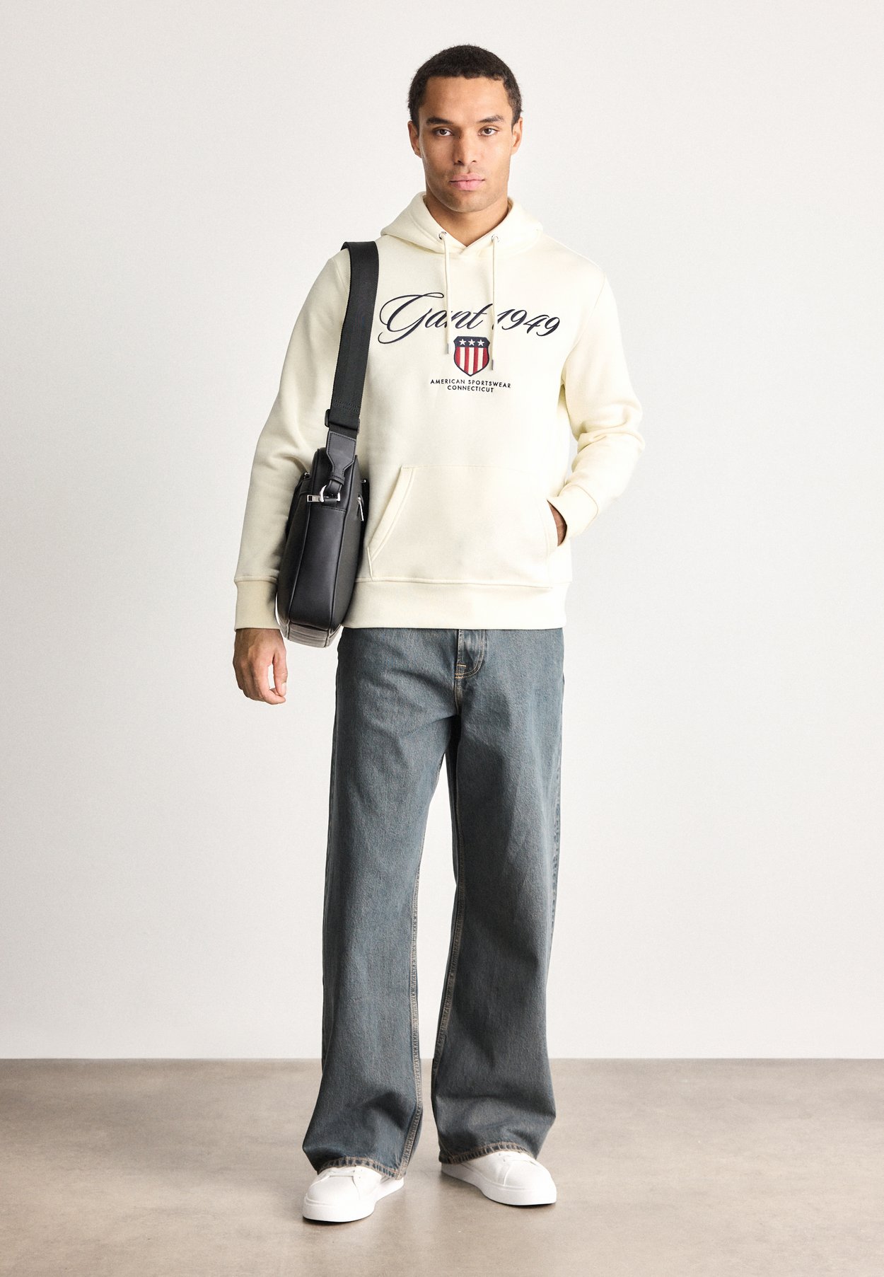 GRAPHIC HOODIE