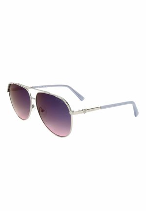 Occhiali da sole aviator in metallo argentato con lenti sfumate viola e terminali delle aste in plastica azzurro chiaro.