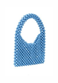 Borsa a mano blu con manico ovale forato, realizzata con piccole perline lucide disposte in un motivo testurizzato. Forma rettangolare.