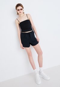 Gina Tricot RELAXED BLEND - Šortai - black