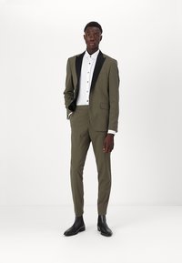 Lindbergh Kostiumas - olive