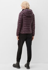 QS MIT KAPUZE - Winterjas - purple