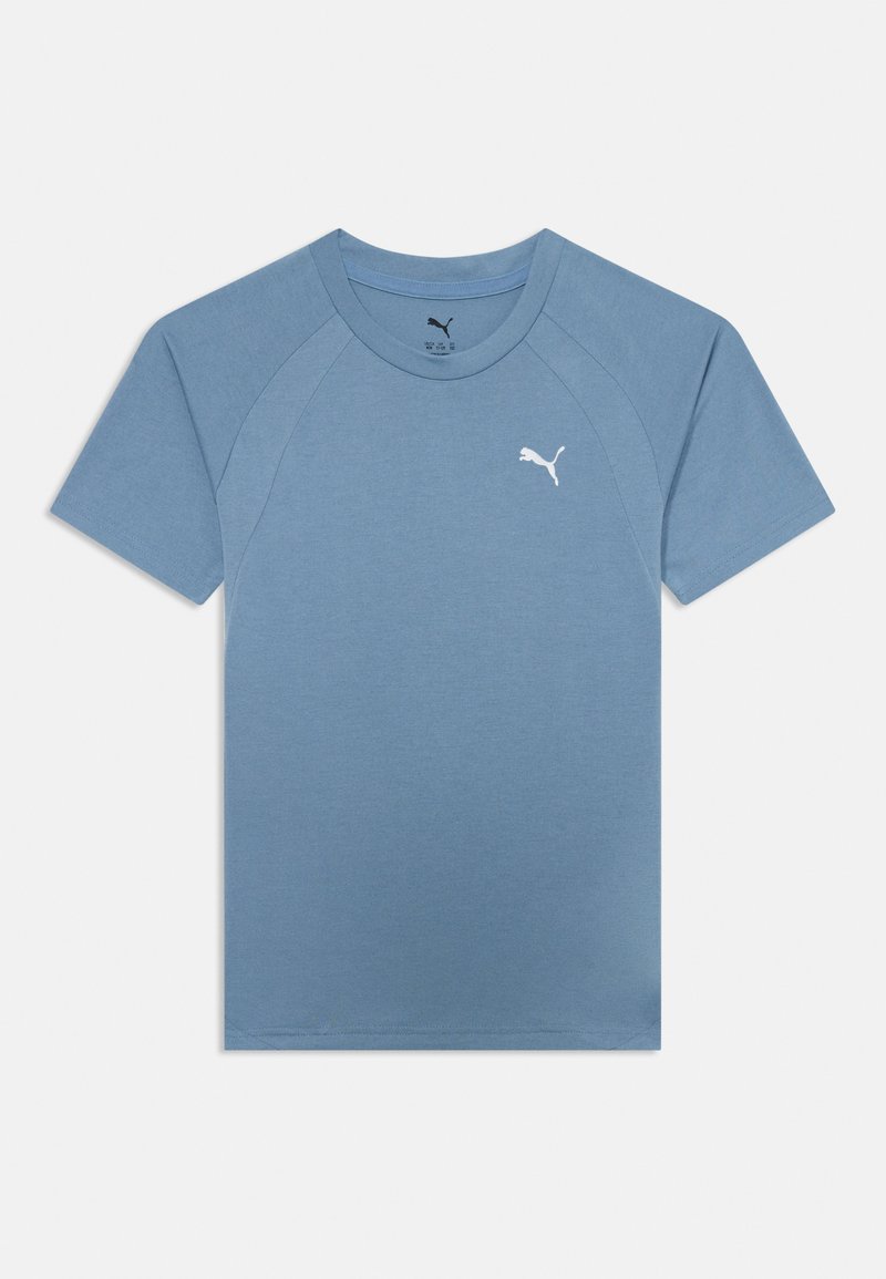 Gaiši zils īsām piedurknēm T-krekls, izgatavots no gludas auduma, ar apaļu kaklu un balto Puma logotipu uz krūšu daļas.