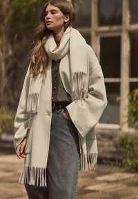 Next HAND SEWN RICH SET - Klassischer Mantel - cream