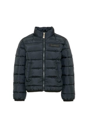 Giacca imbottita nera trapuntata con collo alto, zip frontale, tasche laterali e piccola etichetta rettangolare del marchio sul petto.
