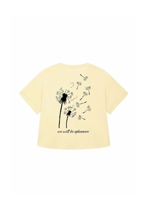Gele katoenen t-shirt met een zwarte paardenbloem graphic en de tekst "we will be ephemere" op de achterkant. Korte mouwen en een ontspannen pasvorm.