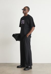 HUGO DIJACK - T-shirt med print - black