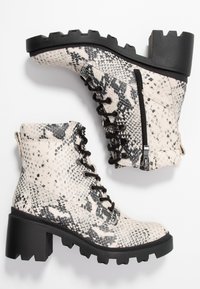 Madden Girl Stivaletti stringati - black