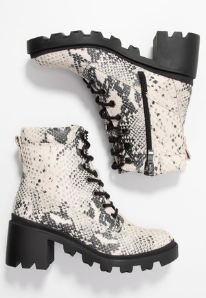 Bottines à lacets - black