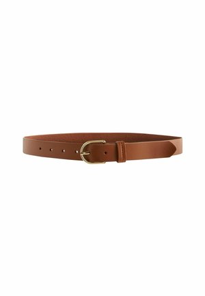 Ceinture en cuir marron avec une boucle métallique dorée et plusieurs trous de réglage, posée à plat sur un fond blanc.