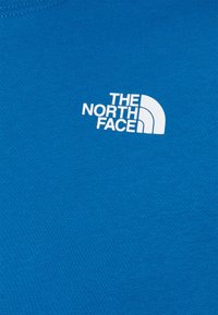 The North Face REDBOX TEE - T-shirt estampada - banff blue