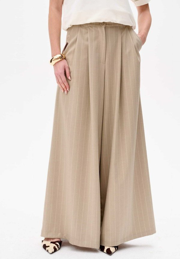 PARIS - Stoffhose - beige