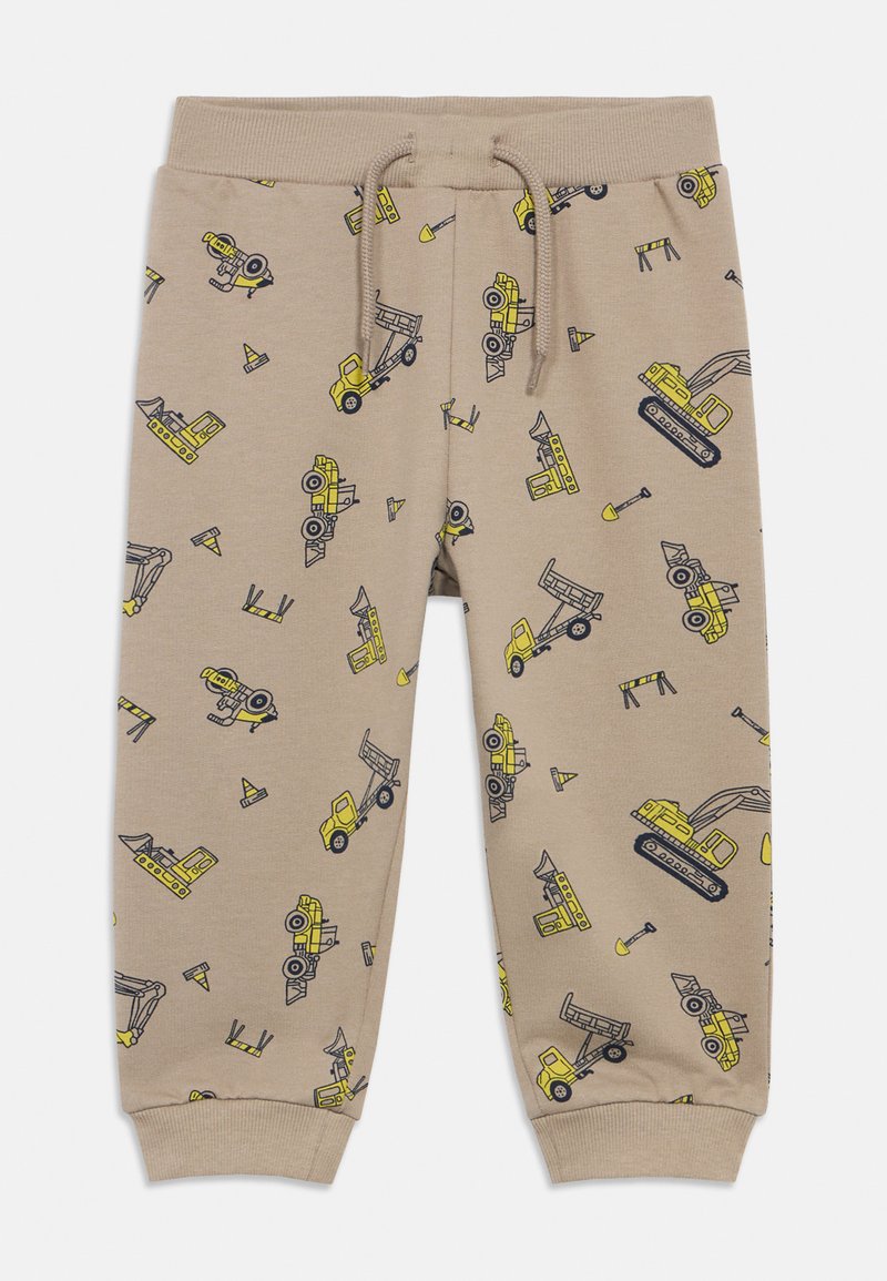Παντελόνι σε καφέ απόχρωση με ελαστική μέση και κορδόνι. Διακοσμείται με σχέδια κίτρινων κατασκευαστικών οχημάτων και κώνους κυκλοφορίας. Μαγνήσια υφή υφάσματος.