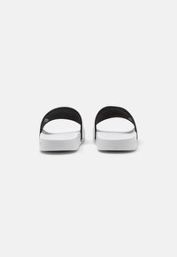 EA7 Emporio Armani UNISEX - Natikače za bazen - black/white