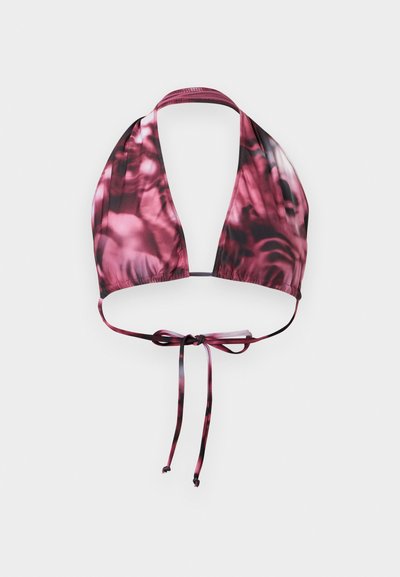 Top de bikini cu guler halter, cu model tie-dye roz și negru, având o formă adâncă în V în față și curele reglabile în spate.